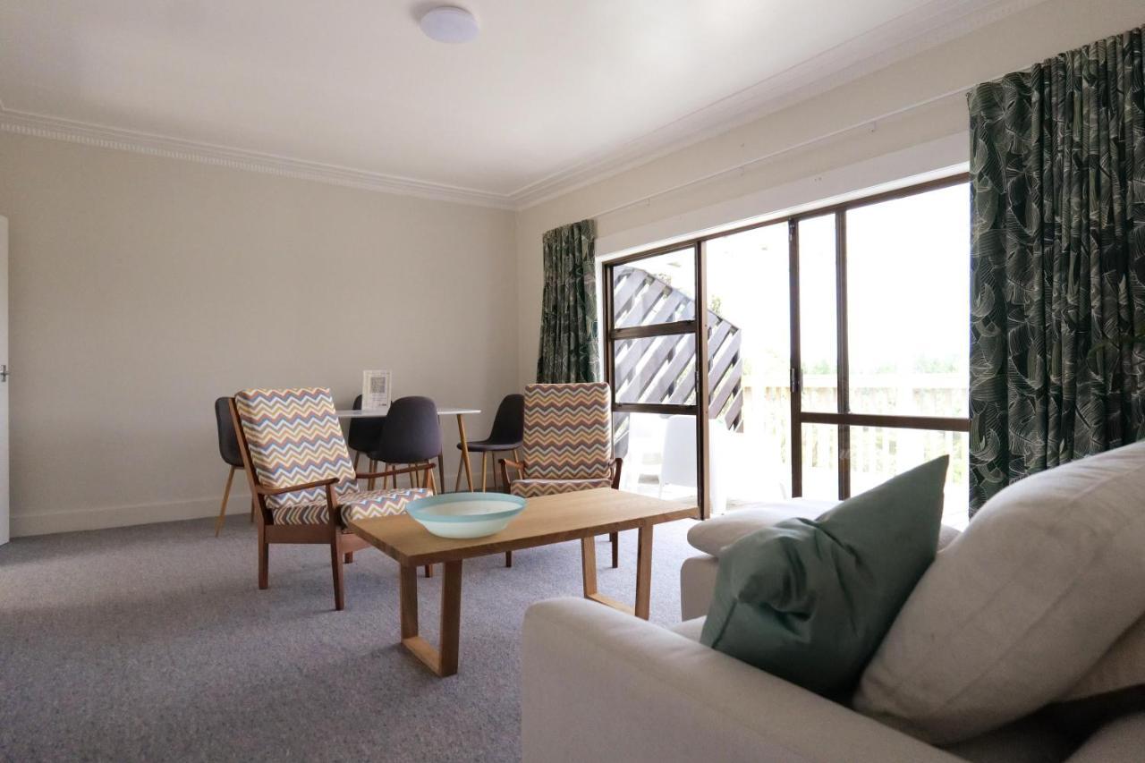 Muriwai Lodge Экстерьер фото