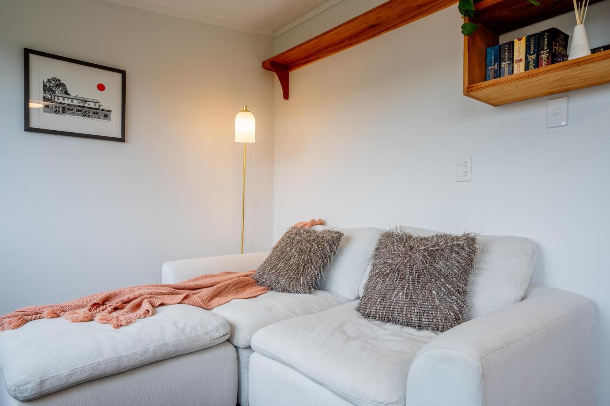 Muriwai Lodge Экстерьер фото