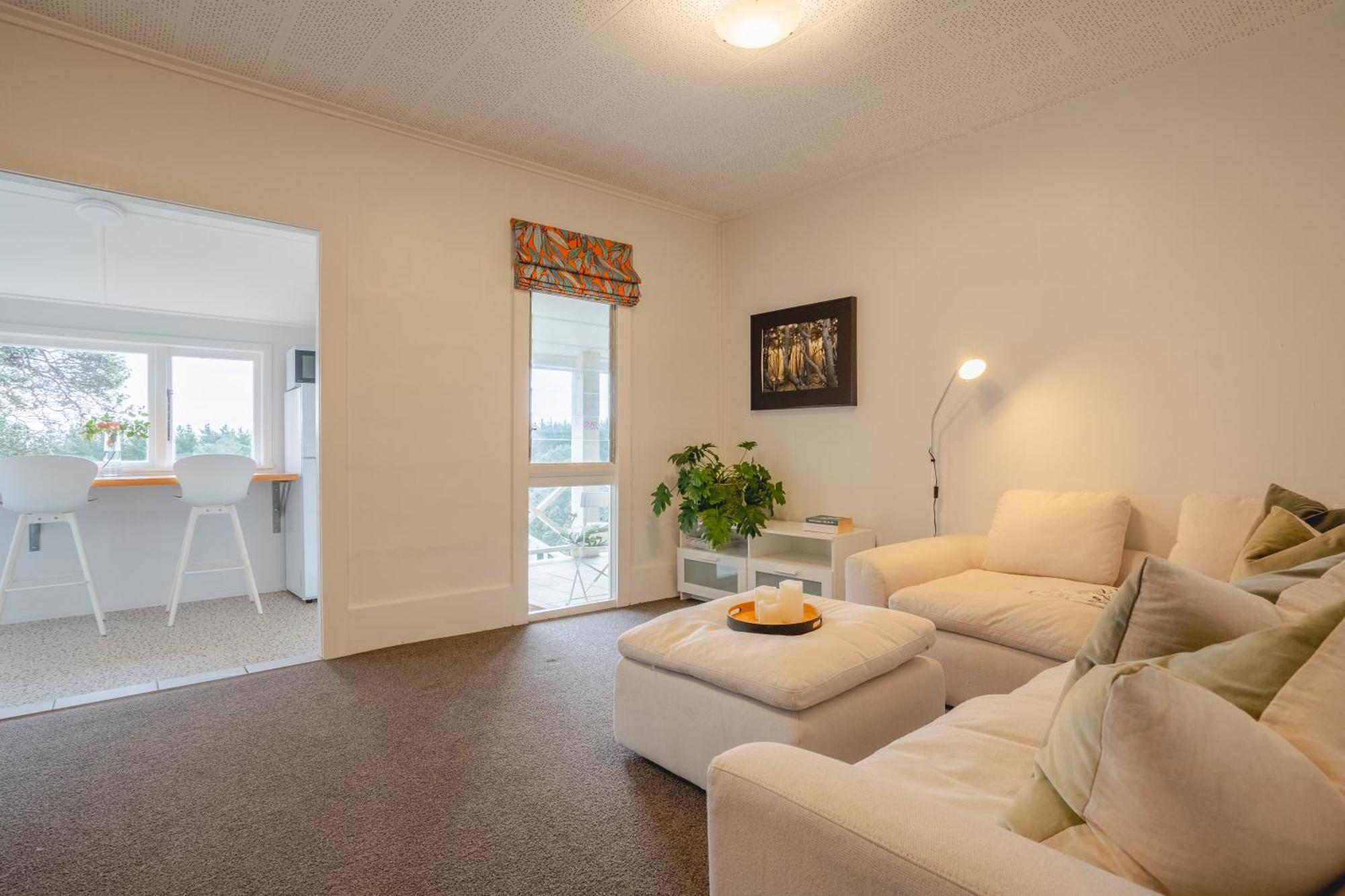 Muriwai Lodge Экстерьер фото
